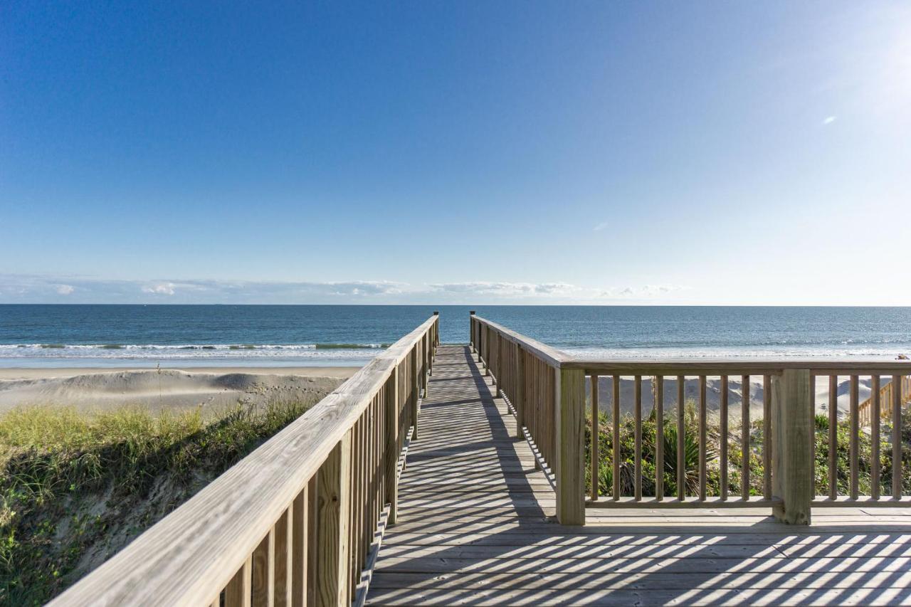 Wave Watcher By Oak Island Accommodations Exterior photo