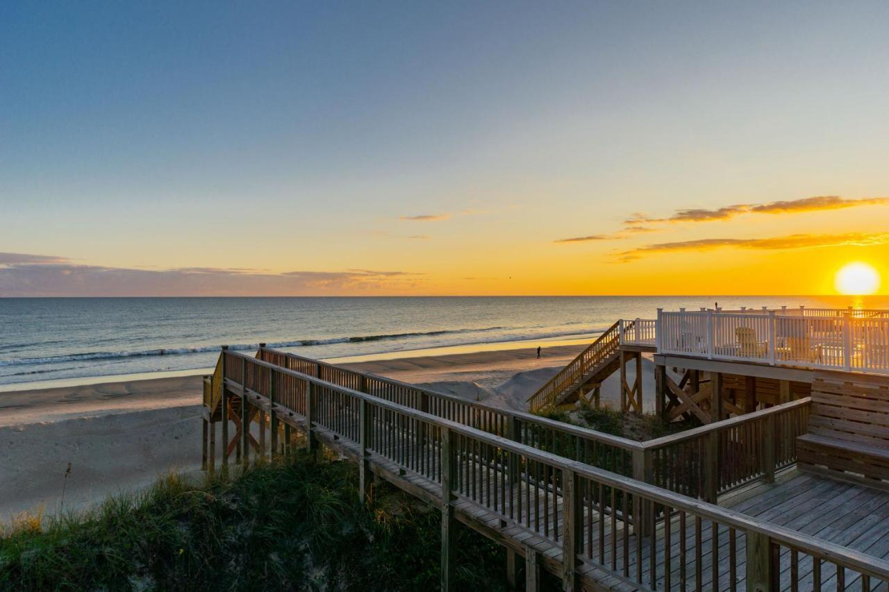 Wave Watcher By Oak Island Accommodations Exterior photo