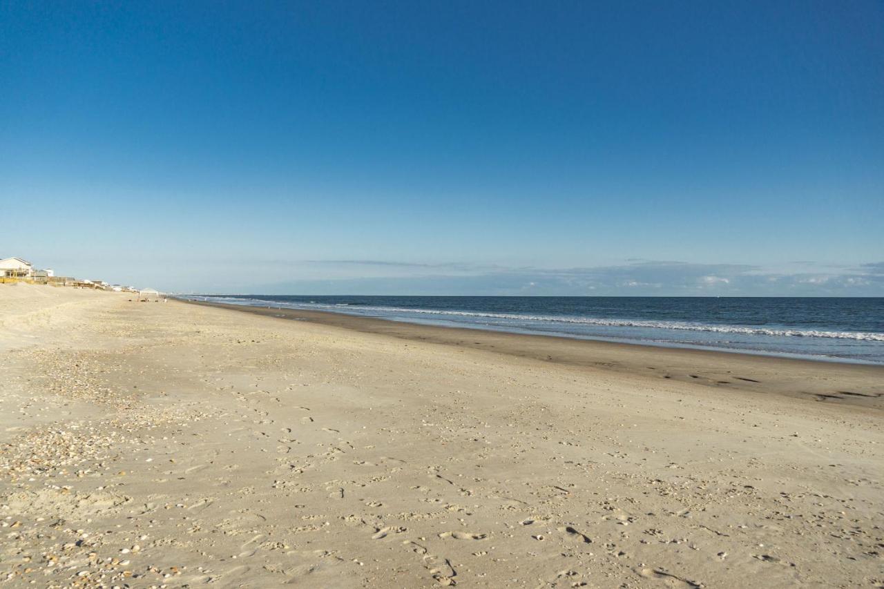 Wave Watcher By Oak Island Accommodations Exterior photo