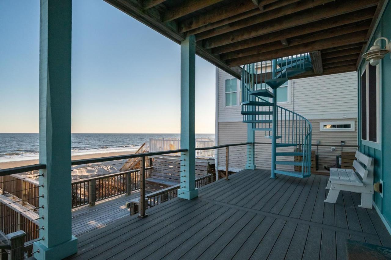 Wave Watcher By Oak Island Accommodations Exterior photo