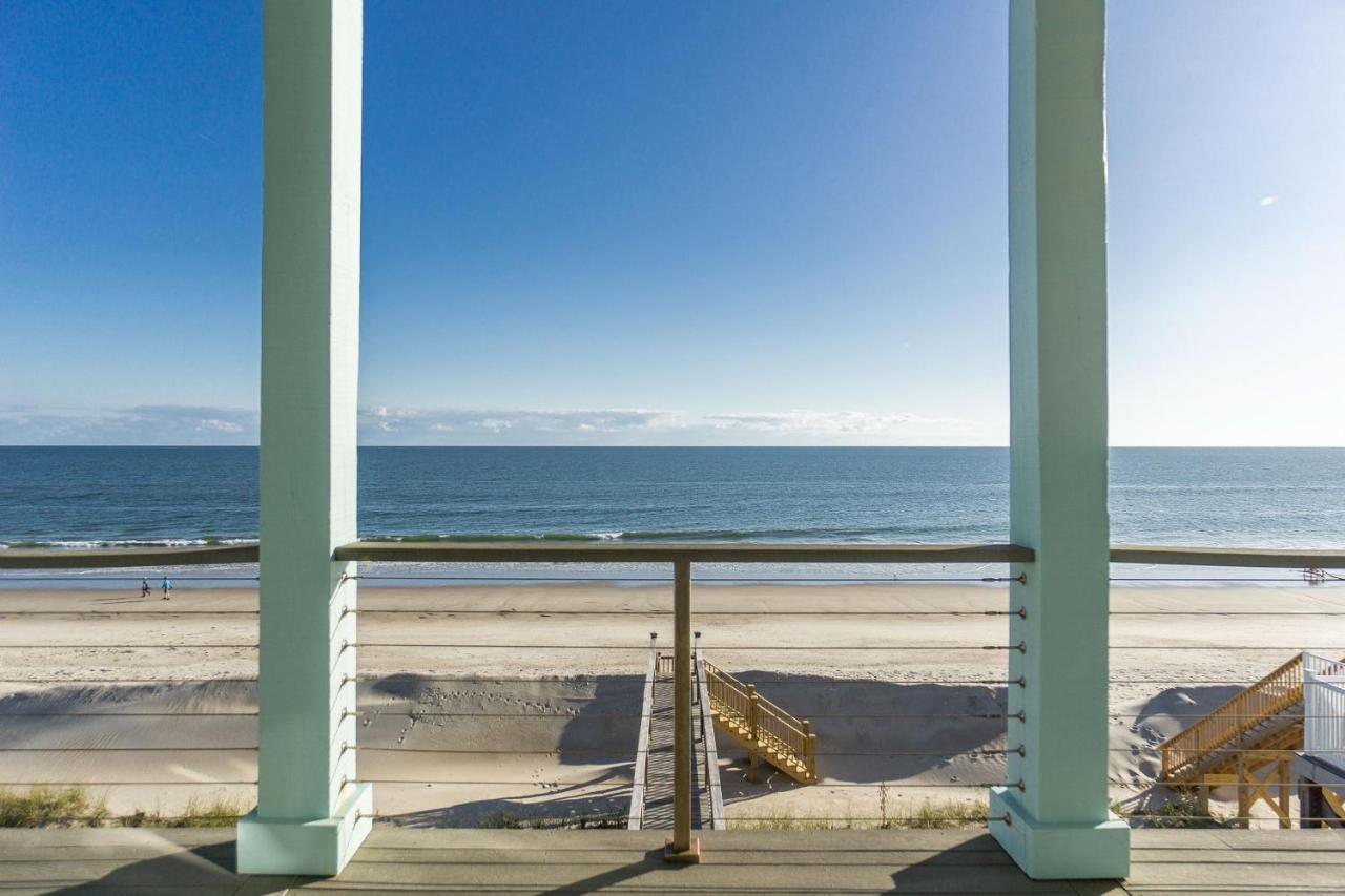 Wave Watcher By Oak Island Accommodations Exterior photo