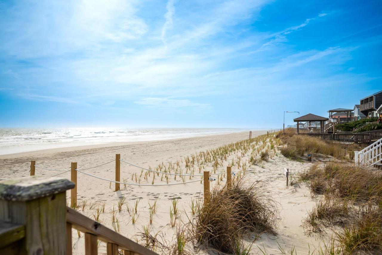 Wave Watcher By Oak Island Accommodations Exterior photo