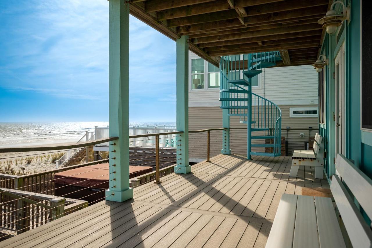 Wave Watcher By Oak Island Accommodations Exterior photo