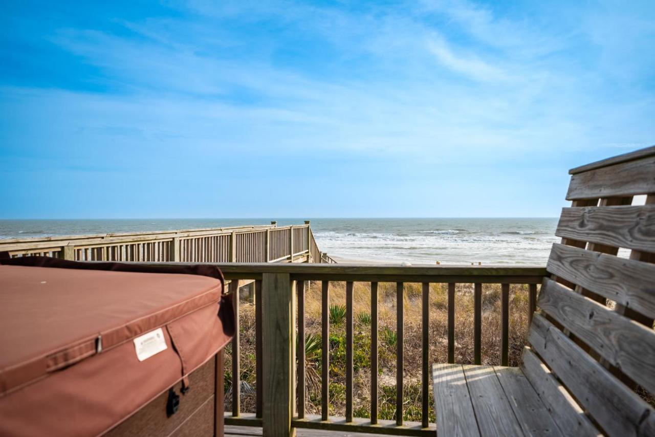 Wave Watcher By Oak Island Accommodations Exterior photo