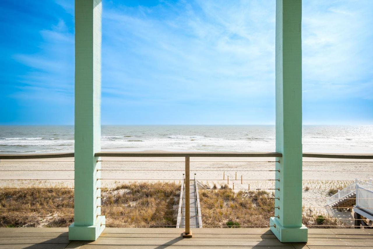 Wave Watcher By Oak Island Accommodations Exterior photo