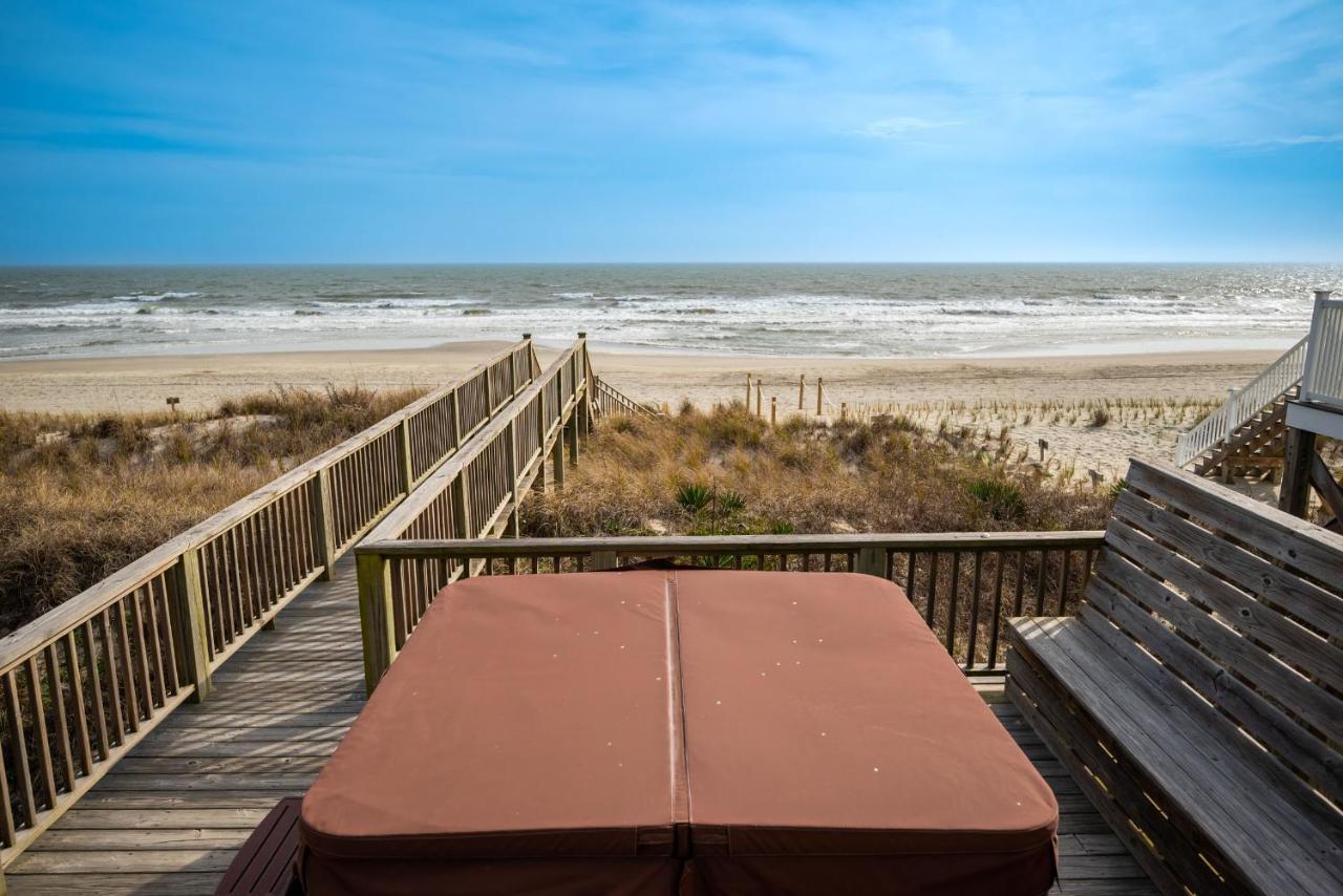 Wave Watcher By Oak Island Accommodations Exterior photo