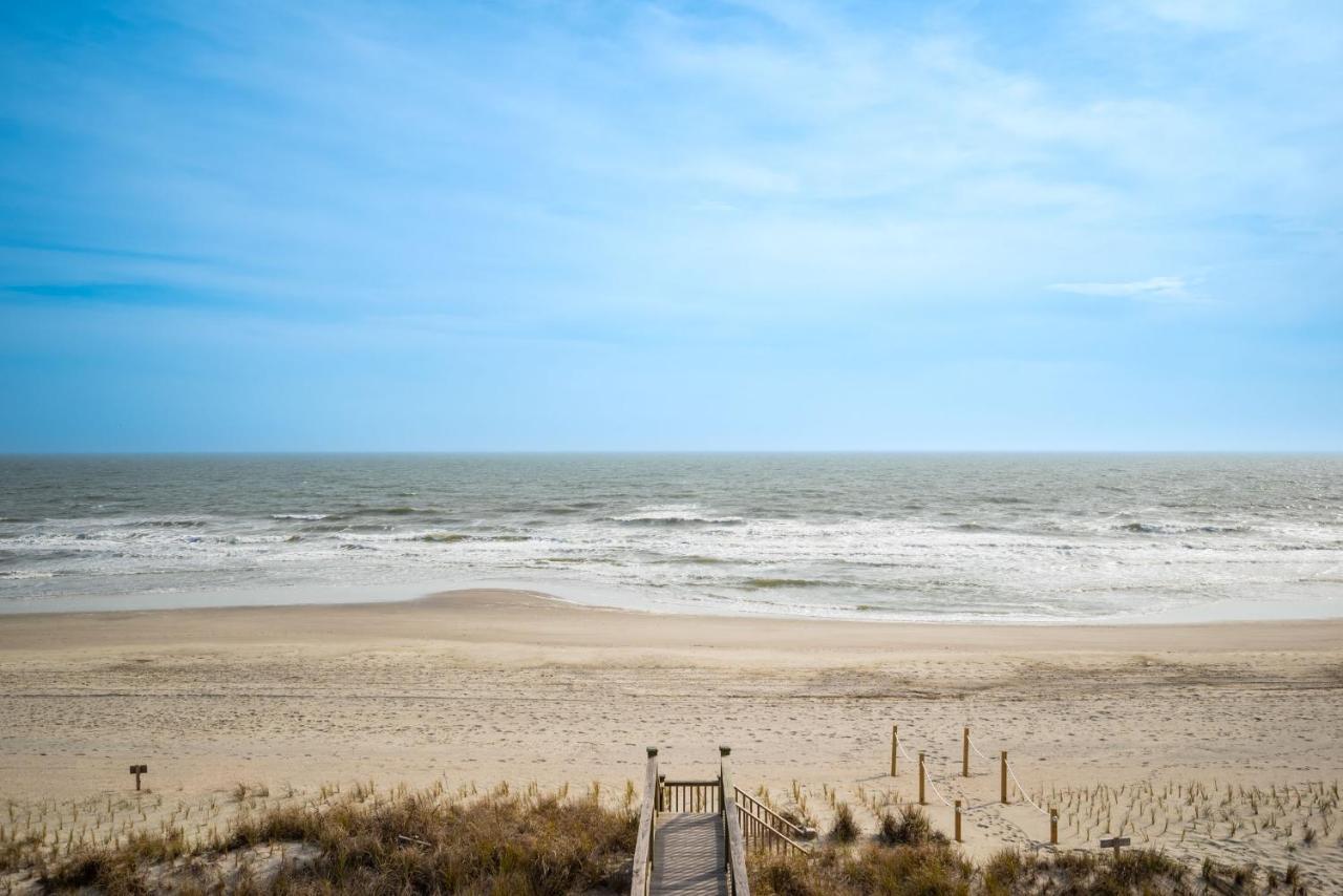 Wave Watcher By Oak Island Accommodations Exterior photo